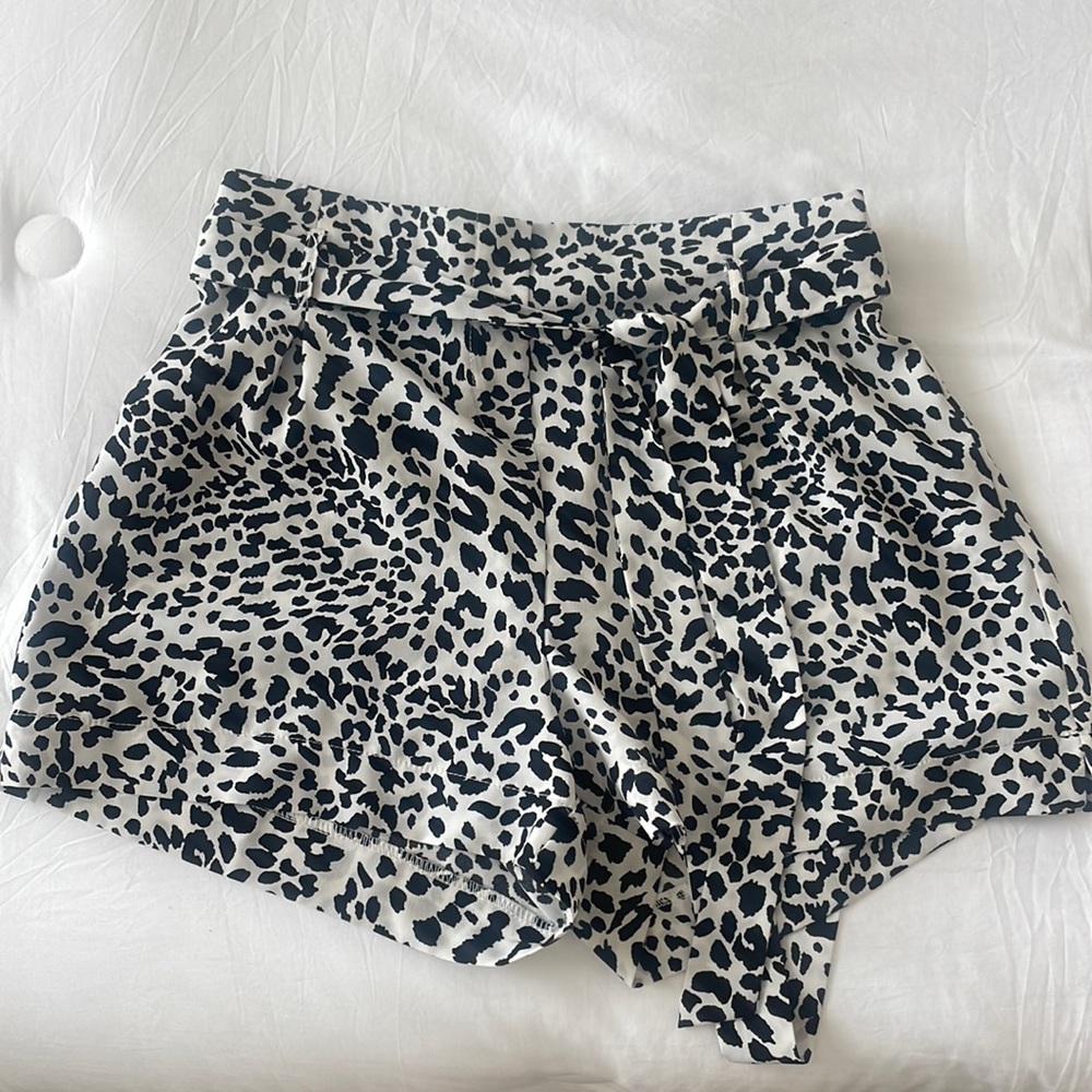 Black & white paper bag style shorts